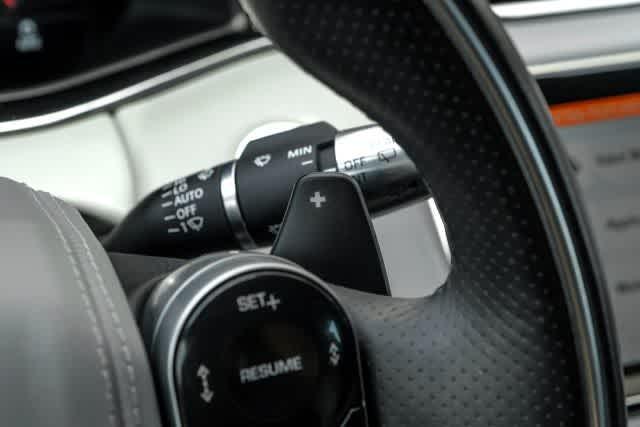 Photo of 2020 Seoul Pearl Silver Metallic Land Rover Range Rover Evoque