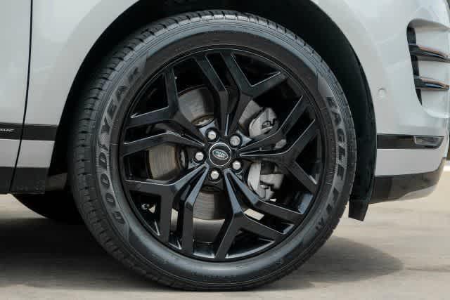 Photo of 2020 Seoul Pearl Silver Metallic Land Rover Range Rover Evoque