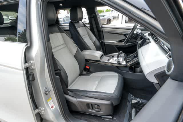 Photo of 2020 Seoul Pearl Silver Metallic Land Rover Range Rover Evoque