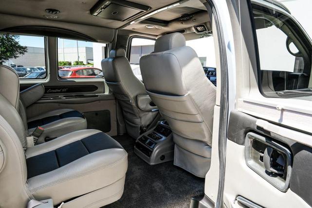Photo of 2015 Silver Ice Metallic Chevrolet Express 2500