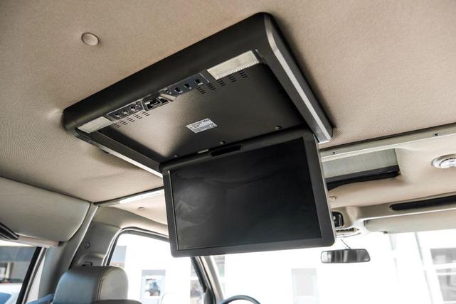 Photo of 2015 Silver Ice Metallic Chevrolet Express 2500