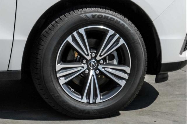 Photo of 2017 White Diamond Pearl Acura MDX
