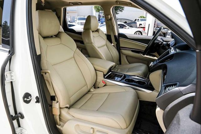 Photo of 2017 White Diamond Pearl Acura MDX