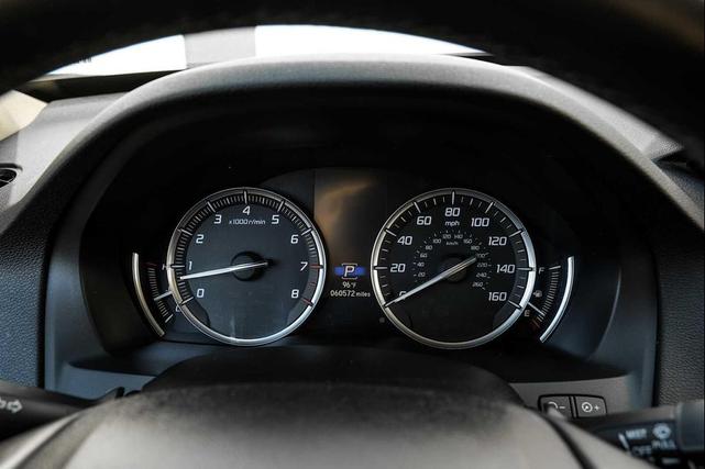 Photo of 2017 White Diamond Pearl Acura MDX
