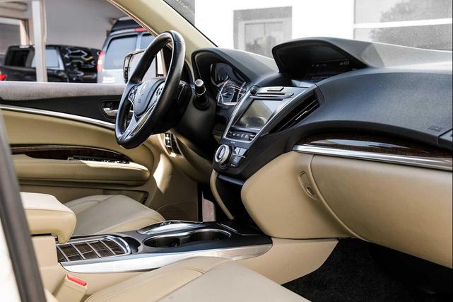 Photo of 2017 White Diamond Pearl Acura MDX