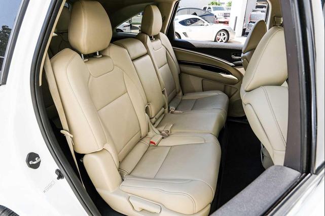 Photo of 2017 White Diamond Pearl Acura MDX