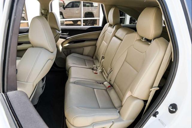 Photo of 2017 White Diamond Pearl Acura MDX