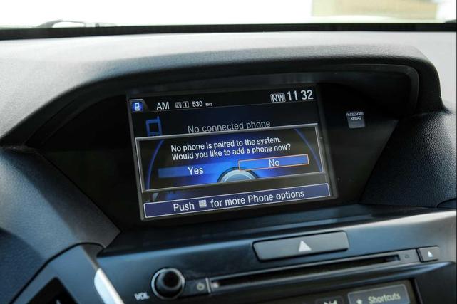 Photo of 2017 White Diamond Pearl Acura MDX