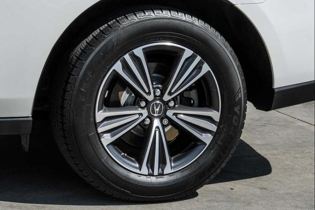 Photo of 2017 White Diamond Pearl Acura MDX