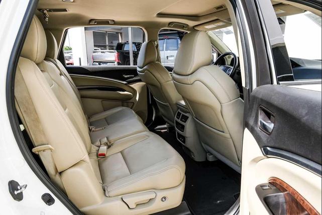Photo of 2017 White Diamond Pearl Acura MDX