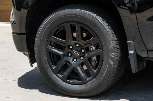 Photo of 2023 Black Chevrolet Silverado 1500