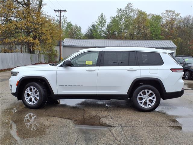 Photo of 2022 Bright White Jeep Grand Cherokee L