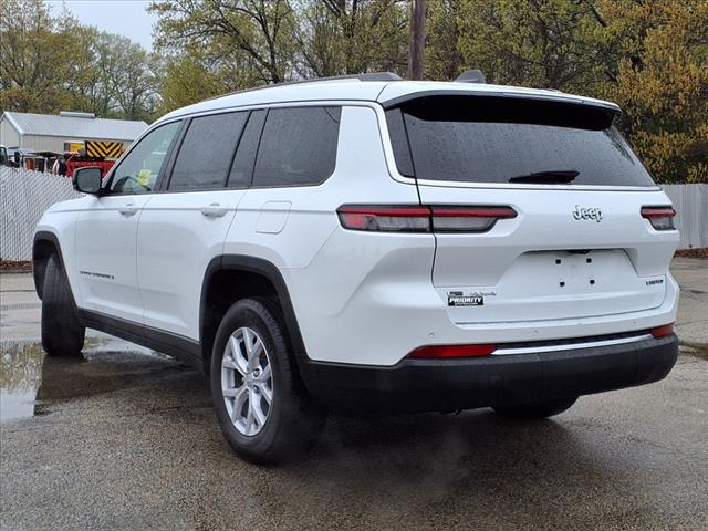 Photo of 2022 Bright White Jeep Grand Cherokee L