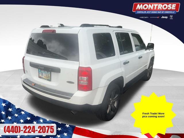 Photo of 2017 Bright White Clearcoat Jeep Patriot