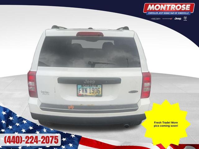 Photo of 2017 Bright White Clearcoat Jeep Patriot