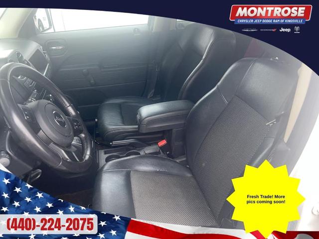 Photo of 2017 Bright White Clearcoat Jeep Patriot