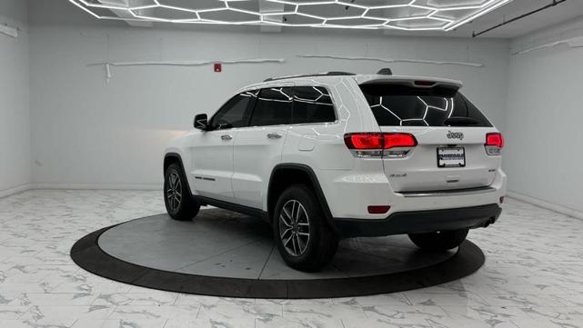 Photo of 2021 Bright White Clearcoat Jeep Grand Cherokee