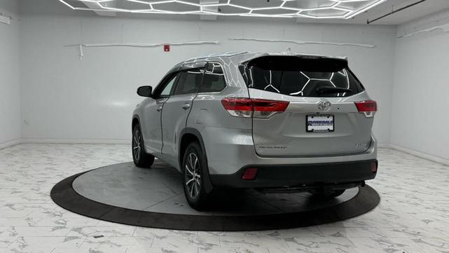 Photo of 2018 Celestial Silver Metallic Toyota Highlander