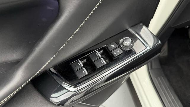 Photo of 2023 Snowflake White Pearl Mazda CX-9