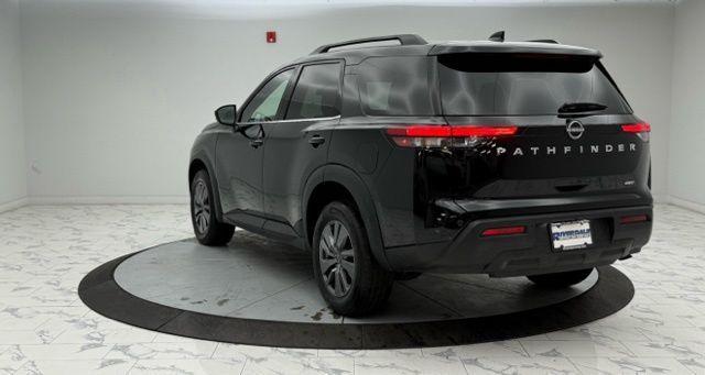 Photo of 2025 Black Nissan Pathfinder
