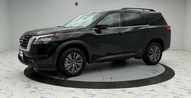 Photo of 2025 Black Nissan Pathfinder