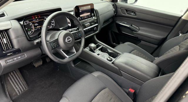 Photo of 2025 Black Nissan Pathfinder