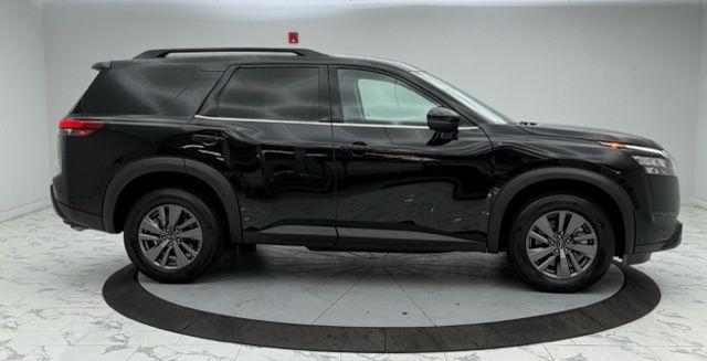 Photo of 2025 Black Nissan Pathfinder