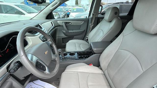 Photo of 2017 Mosaic Black Metallic Chevrolet Traverse
