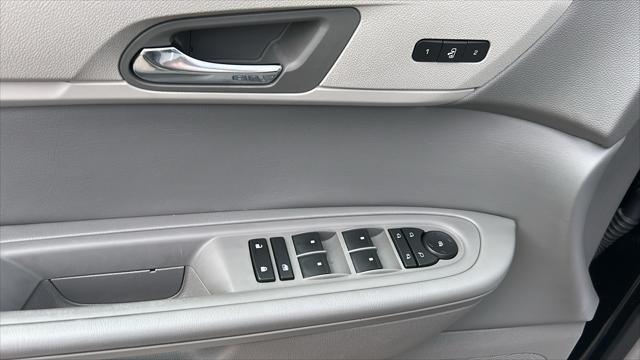 Photo of 2017 Mosaic Black Metallic Chevrolet Traverse
