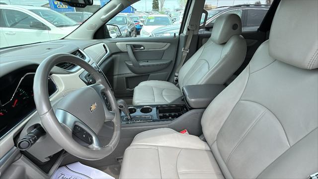 Photo of 2017 Mosaic Black Metallic Chevrolet Traverse