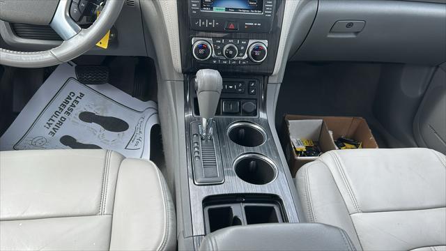 Photo of 2017 Mosaic Black Metallic Chevrolet Traverse