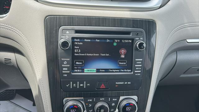Photo of 2017 Mosaic Black Metallic Chevrolet Traverse