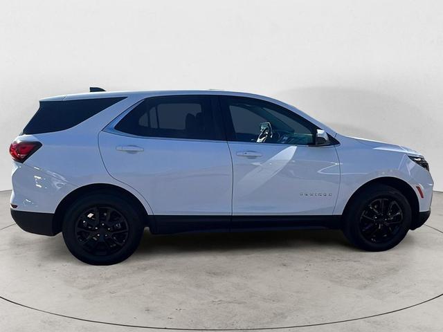 Photo of 2023 White Chevrolet Equinox