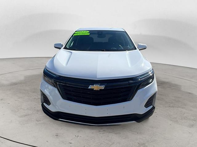 Photo of 2023 White Chevrolet Equinox
