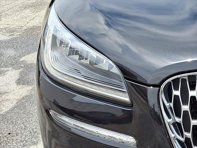 Photo of 2022 Infinite Black Metallic Clearcoat Lincoln Corsair