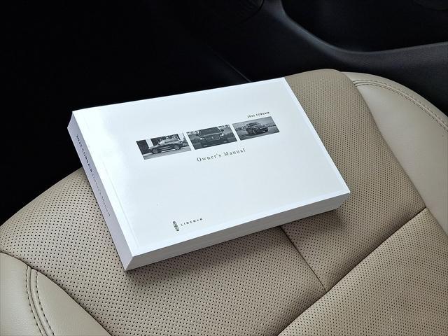 Photo of 2022 Infinite Black Metallic Clearcoat Lincoln Corsair