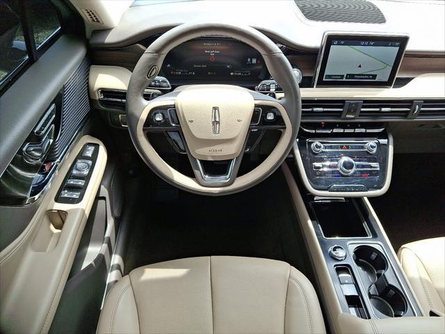 Photo of 2022 Infinite Black Metallic Clearcoat Lincoln Corsair