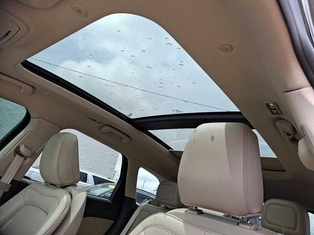 Photo of 2022 Infinite Black Metallic Clearcoat Lincoln Corsair