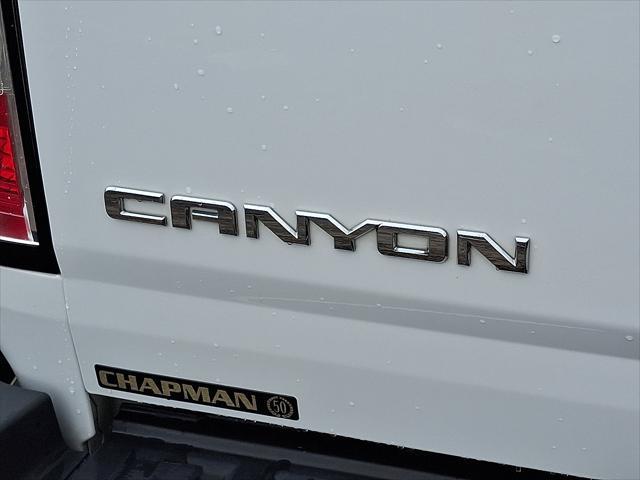 Photo of 2020 Summit White GMC Canyon
