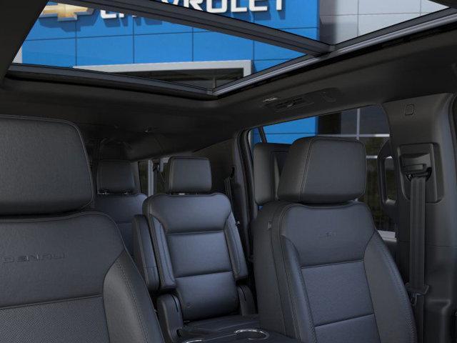Photo of 2025 White Frost Tricoat GMC Yukon XL