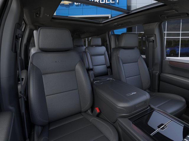 Photo of 2025 White Frost Tricoat GMC Yukon XL