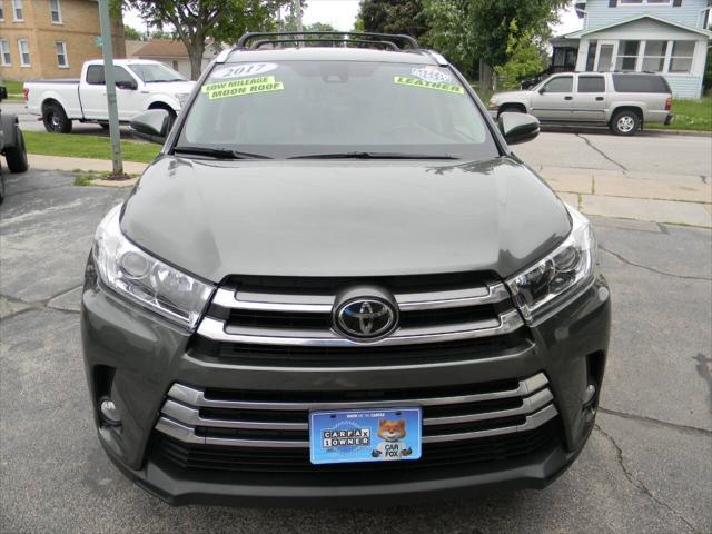 Photo of 2017 Alumina Jade Metallic Toyota Highlander