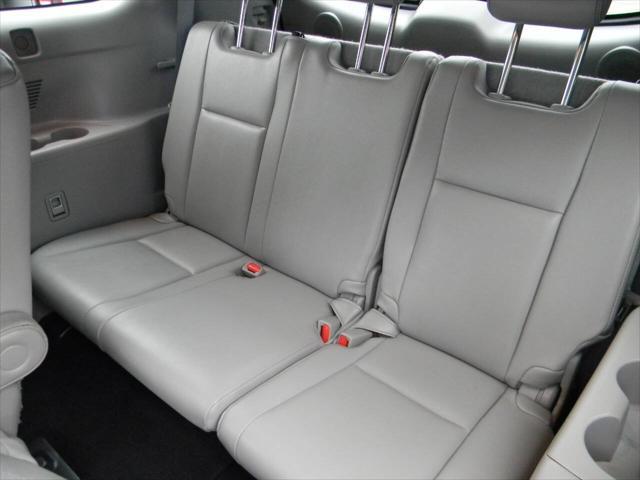 Photo of 2017 Alumina Jade Metallic Toyota Highlander