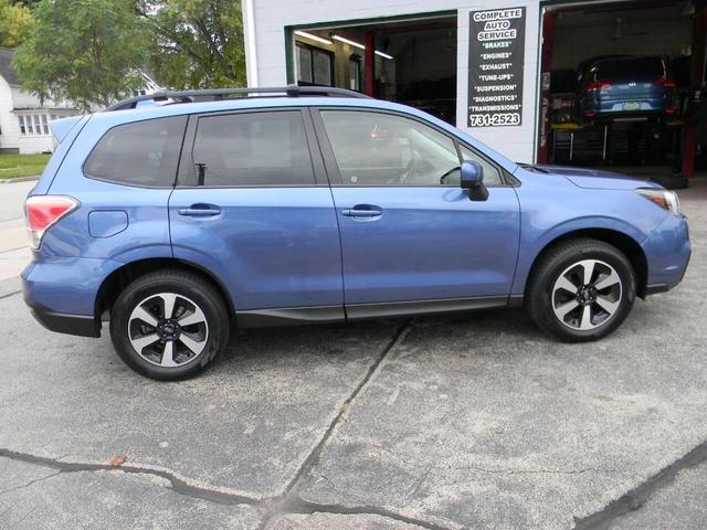 Photo of 2018 Quartz Blue Pearl Subaru Forester