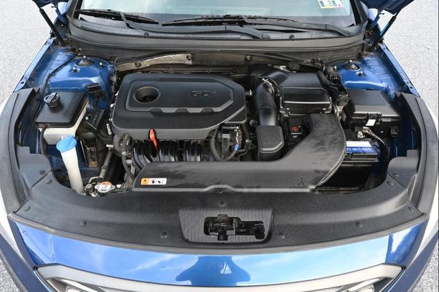 Photo of 2017 Lakeside Blue Hyundai SONATA