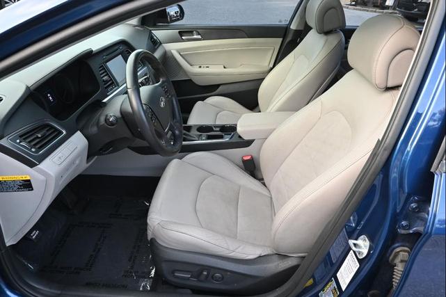 Photo of 2017 Lakeside Blue Hyundai SONATA