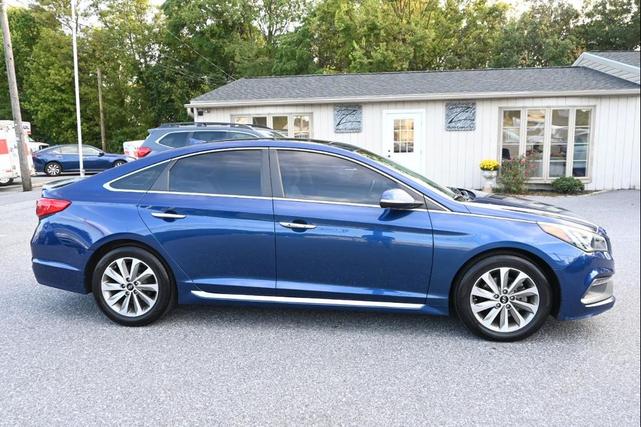 Photo of 2017 Lakeside Blue Hyundai SONATA