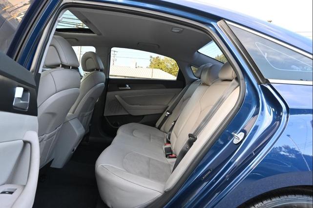 Photo of 2017 Lakeside Blue Hyundai SONATA