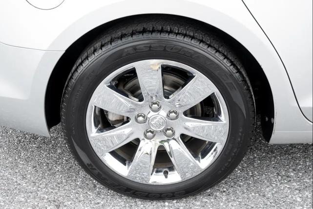 Photo of 2012 Quicksilver Metallic Buick LaCrosse