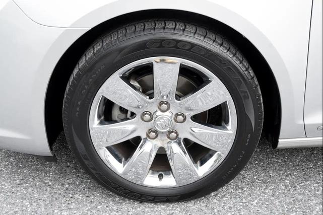 Photo of 2012 Quicksilver Metallic Buick LaCrosse